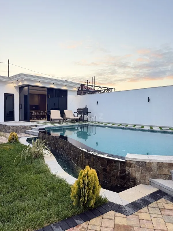 Satılır 4 otaqlı həyət evi 200 m²