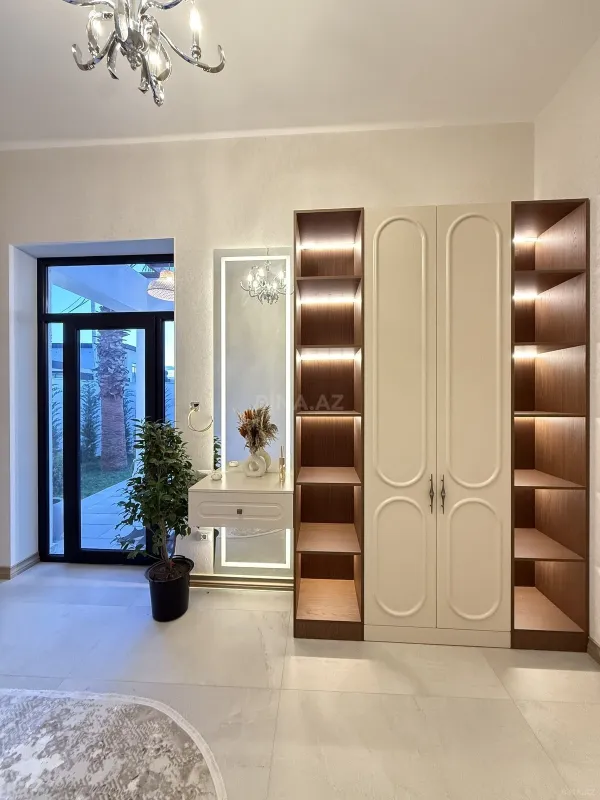 Satılır 4 otaqlı həyət evi 200 m²