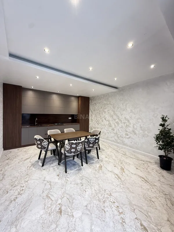 Satılır 4 otaqlı həyət evi 200 m²