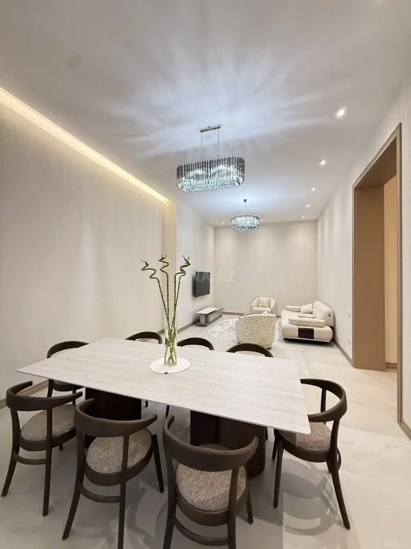 Satılır 4 otaqlı həyət evi 200 m²