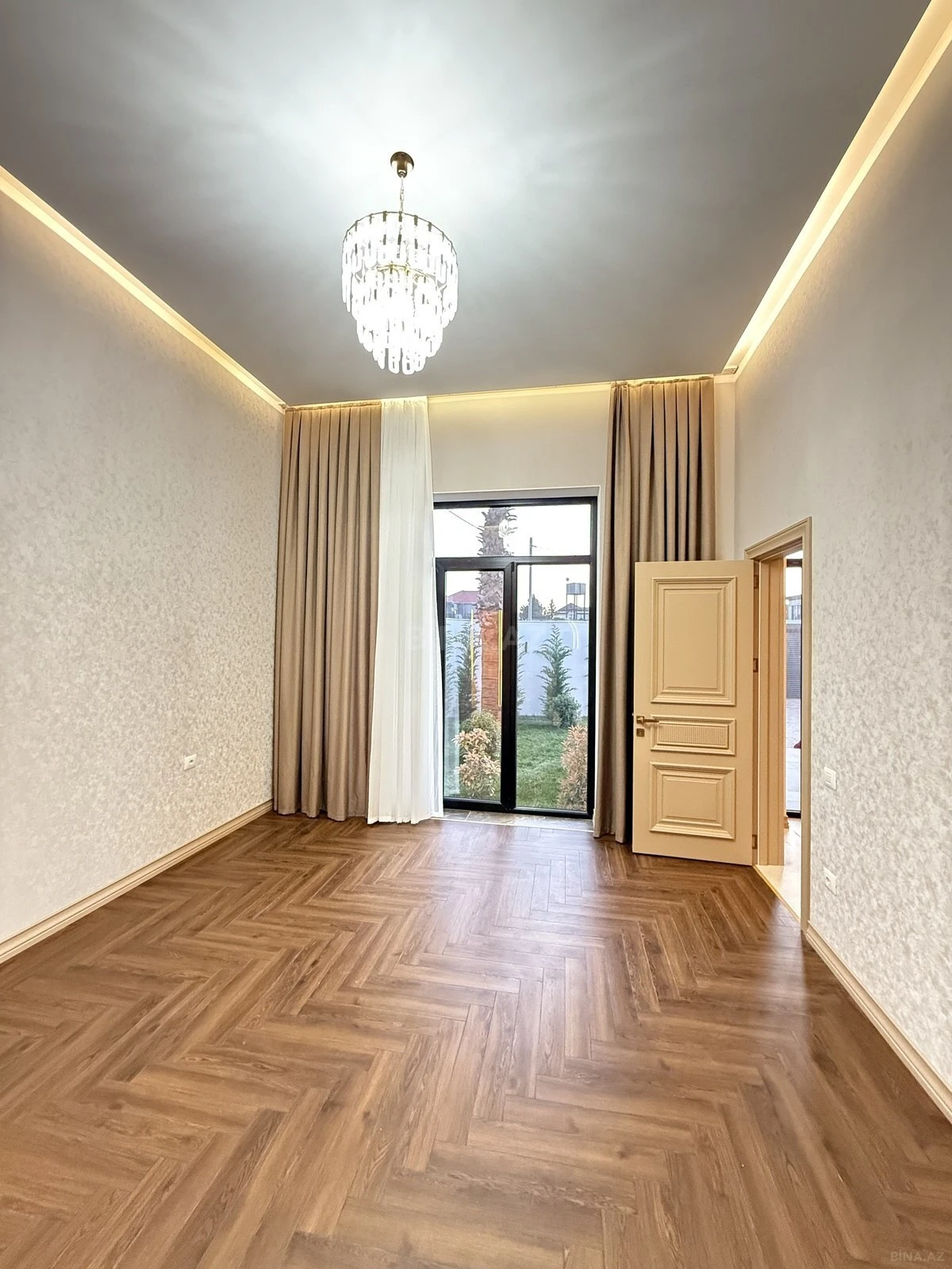 Satılır 4 otaqlı həyət evi 200 m²
