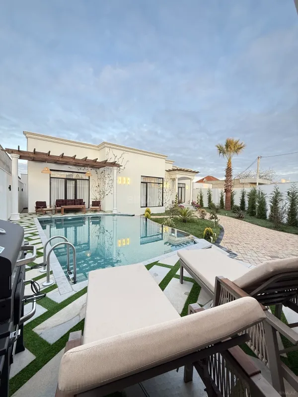 Satılır 4 otaqlı həyət evi 200 m²