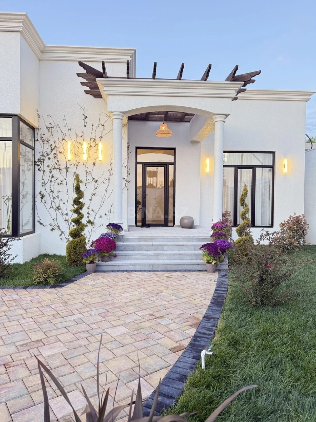 Satılır 4 otaqlı həyət evi 200 m²