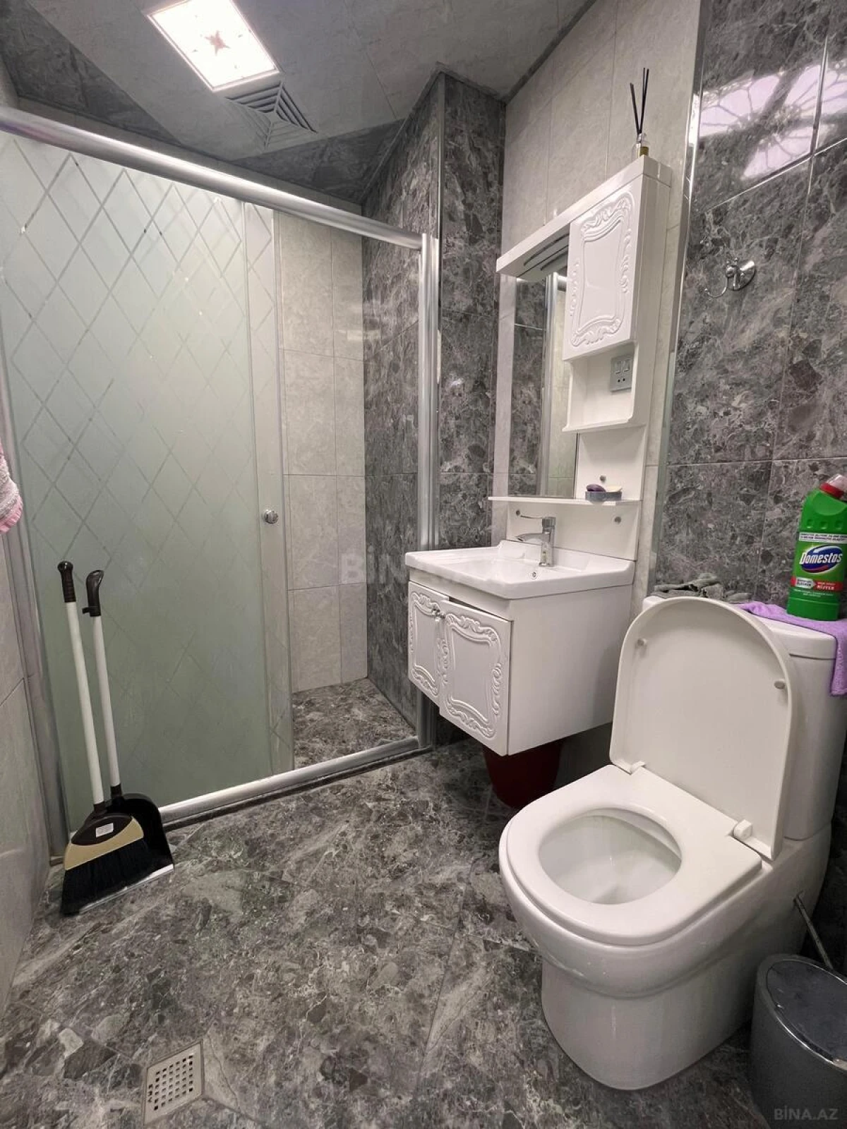 Kirayə verilir 2 otaqlı mənzil 70 m²