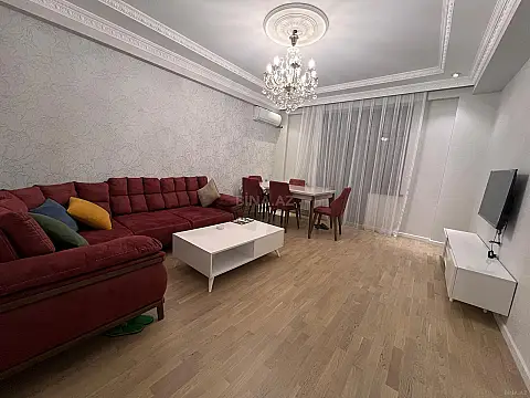 Kirayə verilir 2 otaqlı mənzil 70 m²