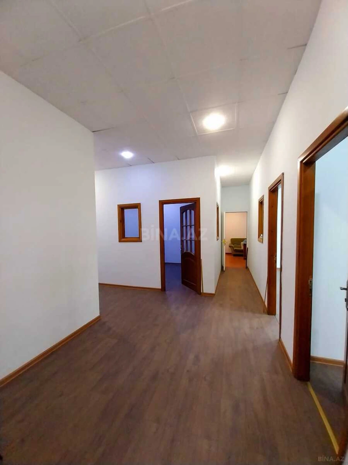 Kirayə verilir 6 otaqlı ofis 230 m²