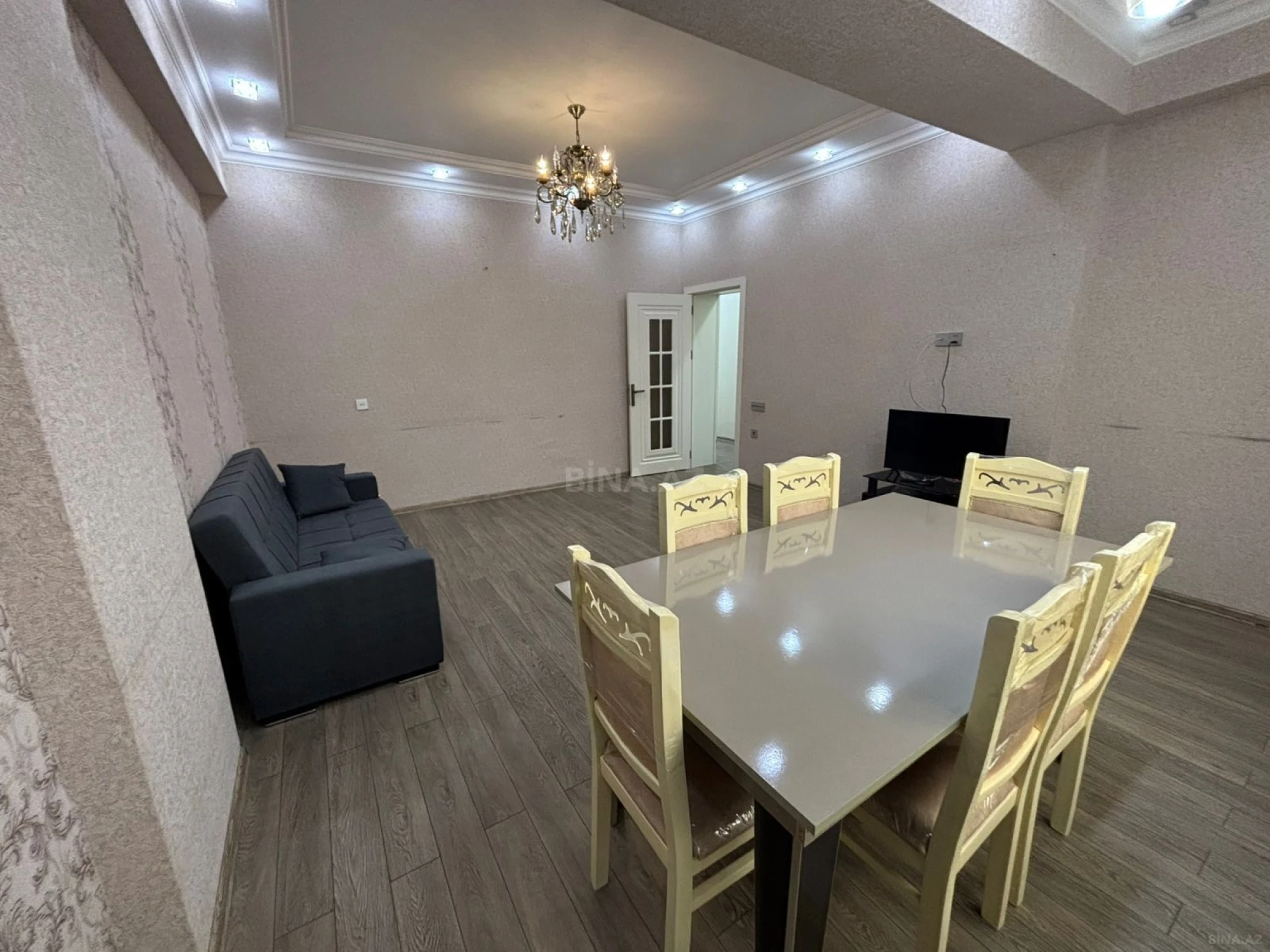 Kirayə verilir 3 otaqlı mənzil 125 m²