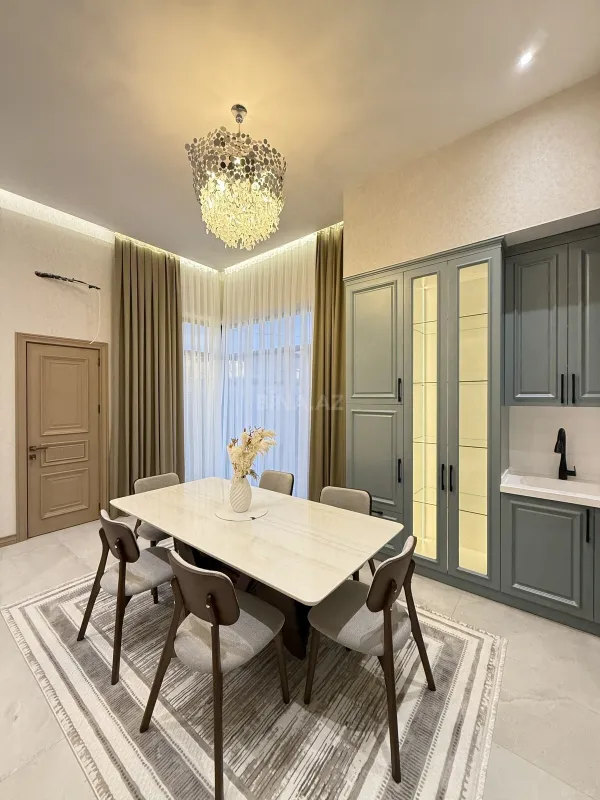Satılır 4 otaqlı həyət evi 200 m²