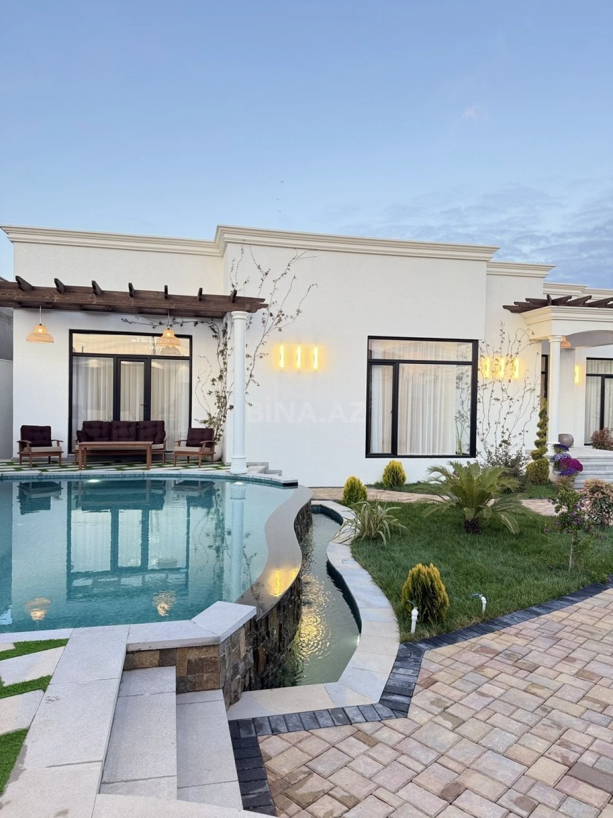 Satılır 4 otaqlı həyət evi 200 m²