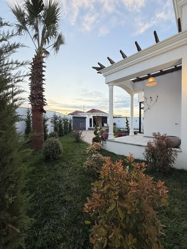 Satılır 4 otaqlı həyət evi 200 m²