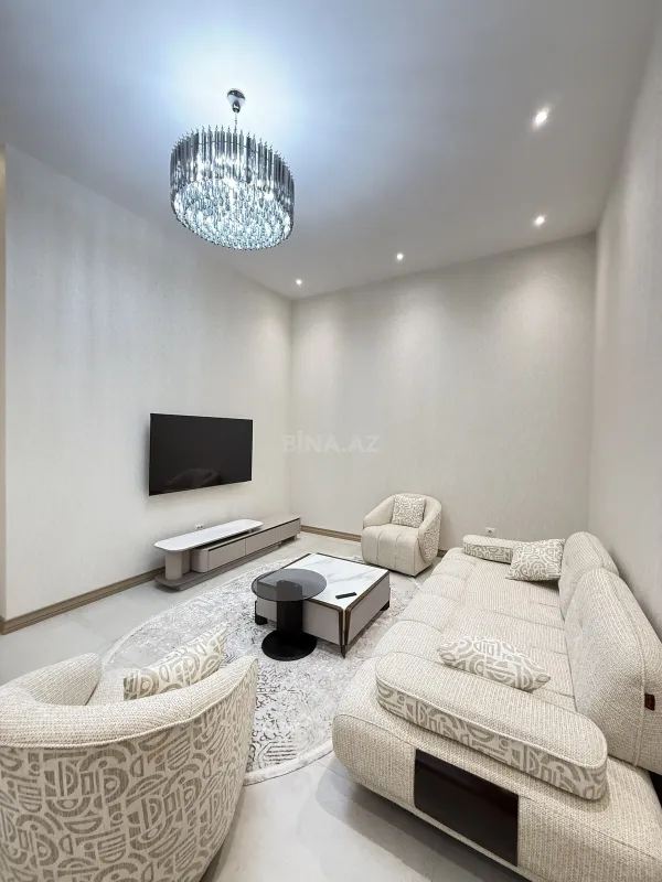 Satılır 4 otaqlı həyət evi 200 m²