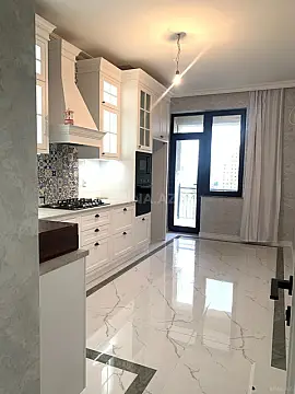 Satılır 4 otaqlı mənzil 117 m²