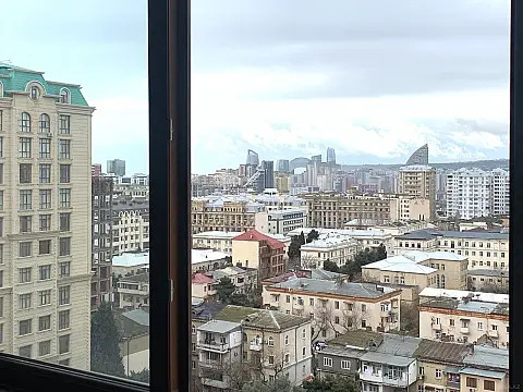 Satılır 4 otaqlı mənzil 117 m²