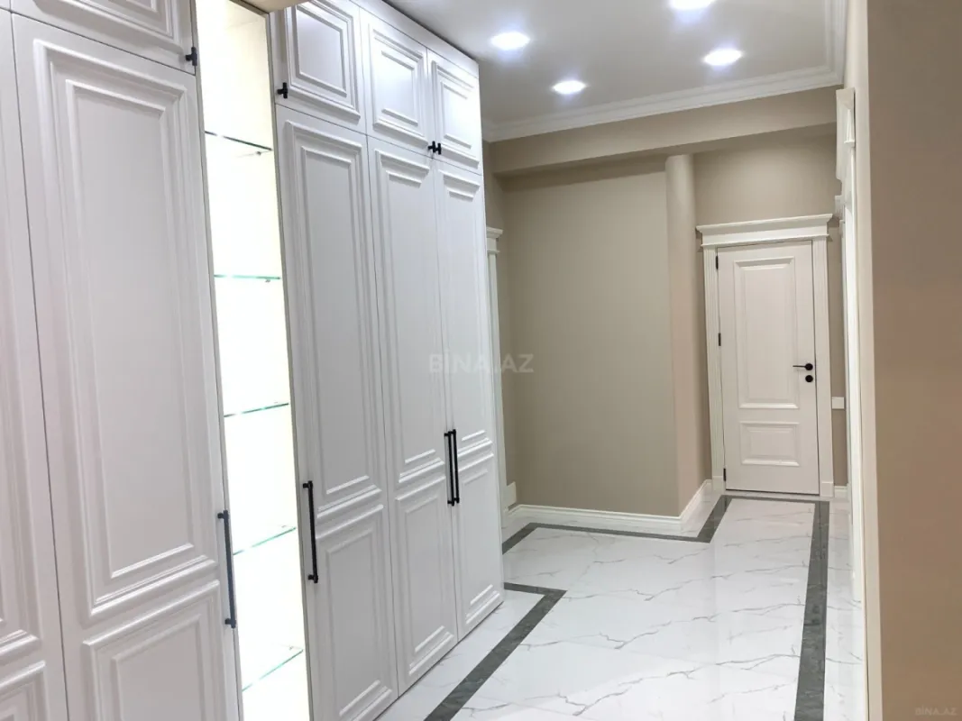 Satılır 4 otaqlı mənzil 117 m²