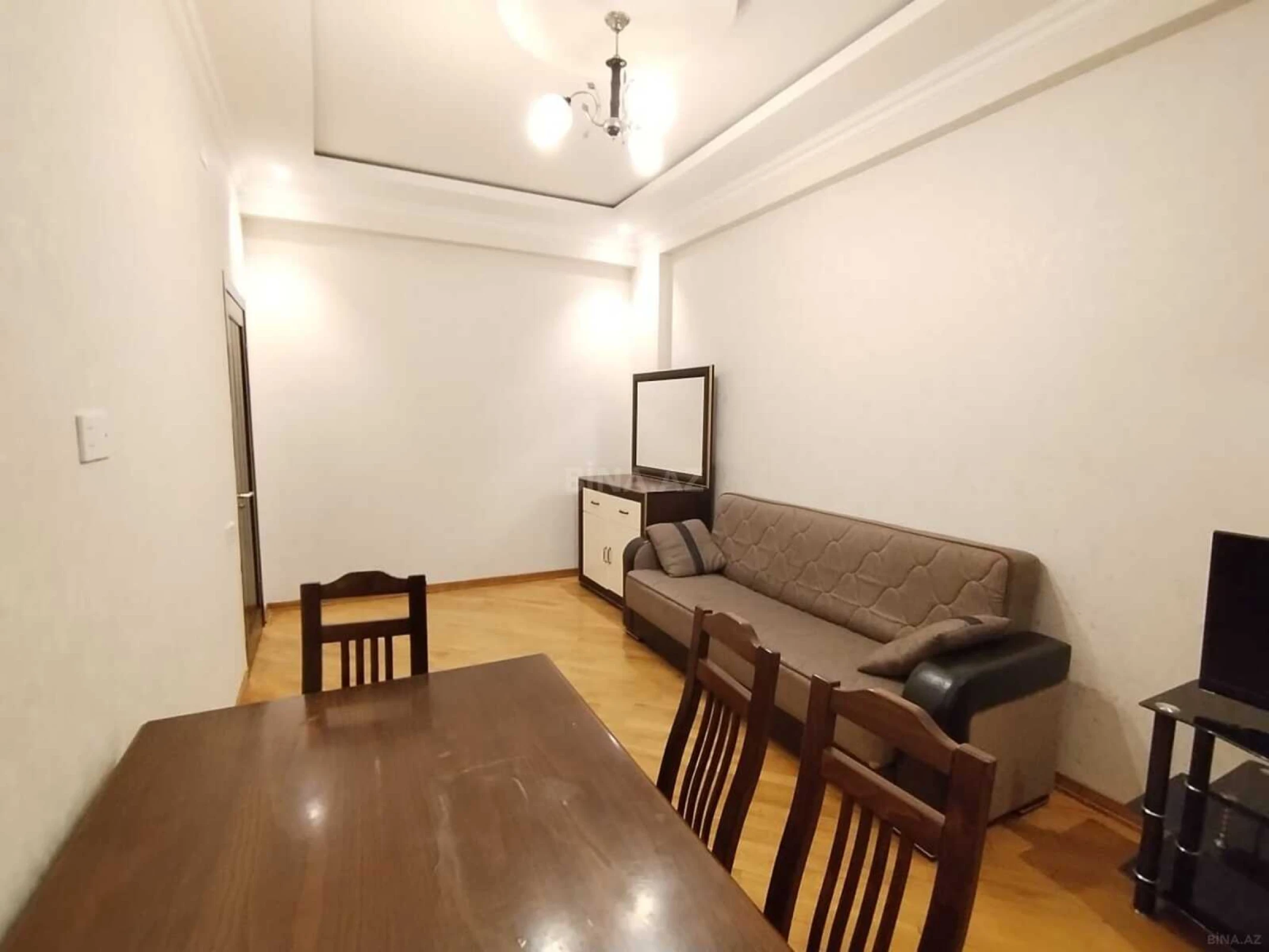 Satılır 2 otaqlı mənzil 60 m²