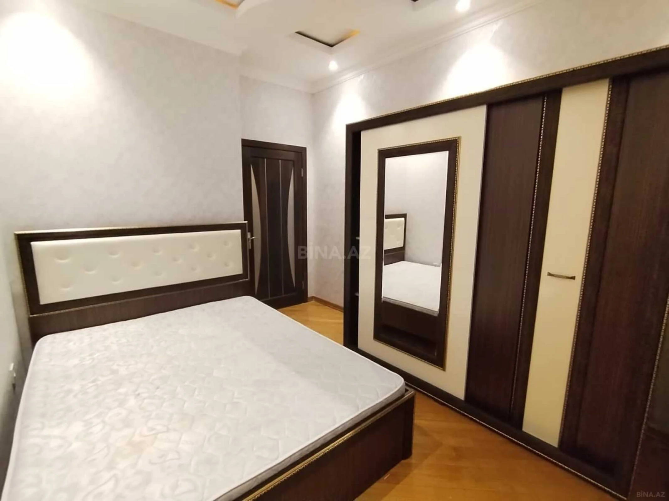 Satılır 2 otaqlı mənzil 60 m²