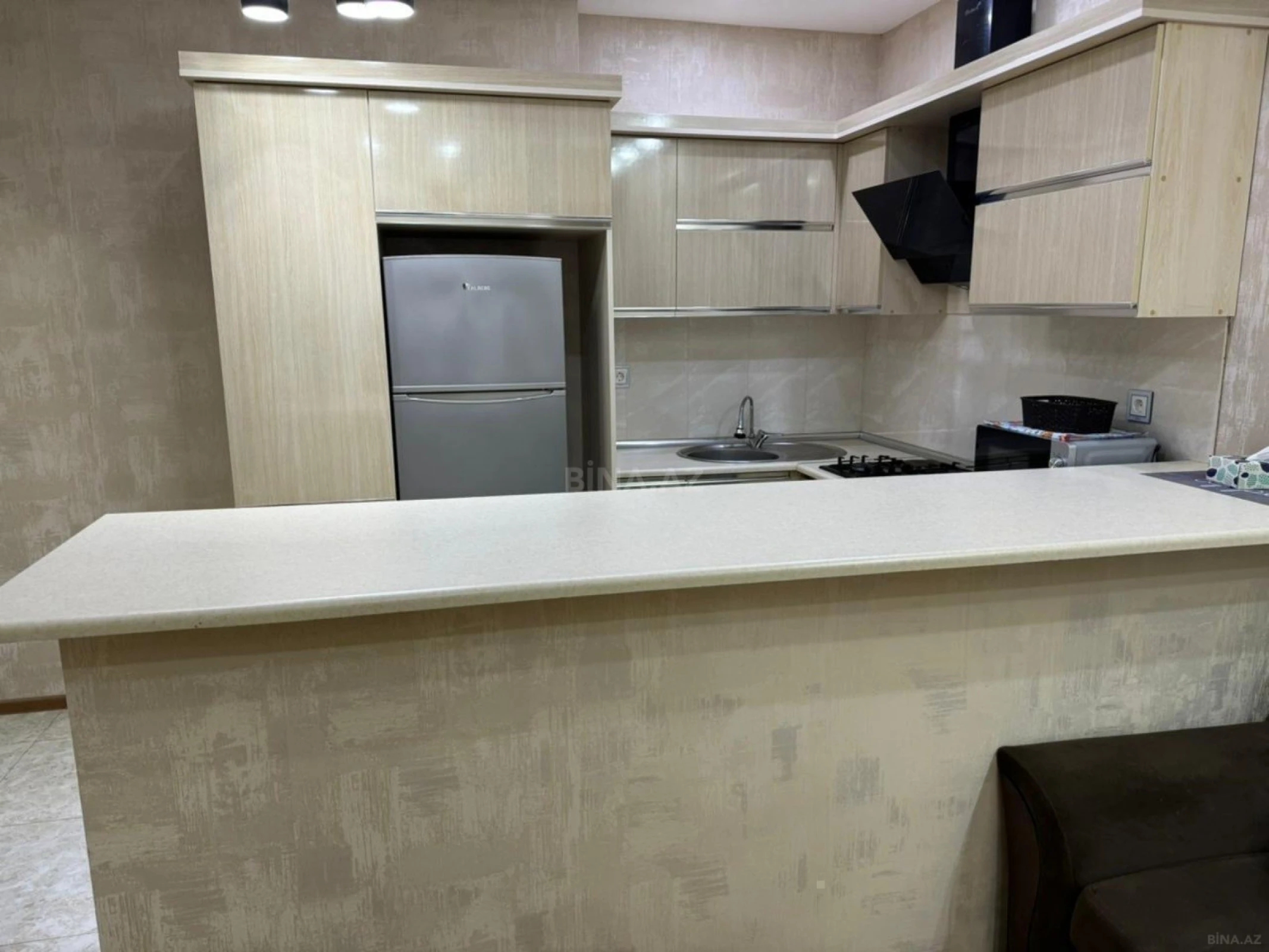 Kirayə verilir 2 otaqlı mənzil 85 m²
