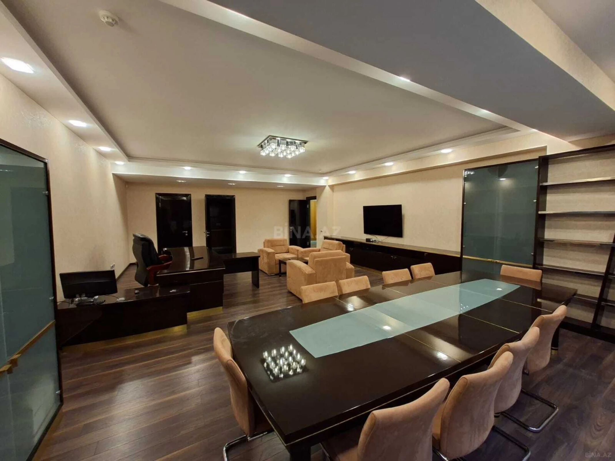 Kirayə verilir 9 otaqlı ofis 322 m²