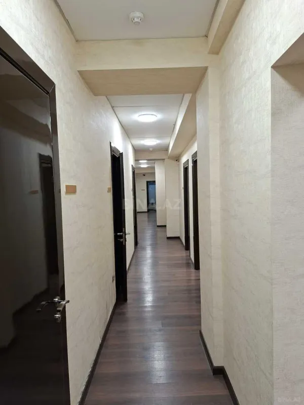 Kirayə verilir 9 otaqlı ofis 322 m²
