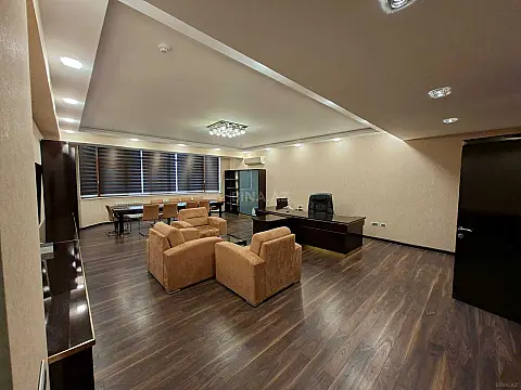 Kirayə verilir 9 otaqlı ofis 322 m²