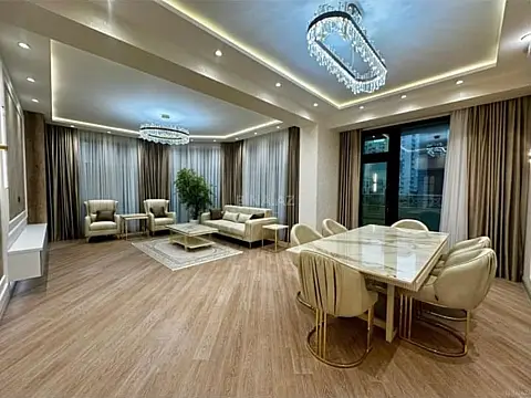 Satılır 3 otaqlı mənzil 155 m²