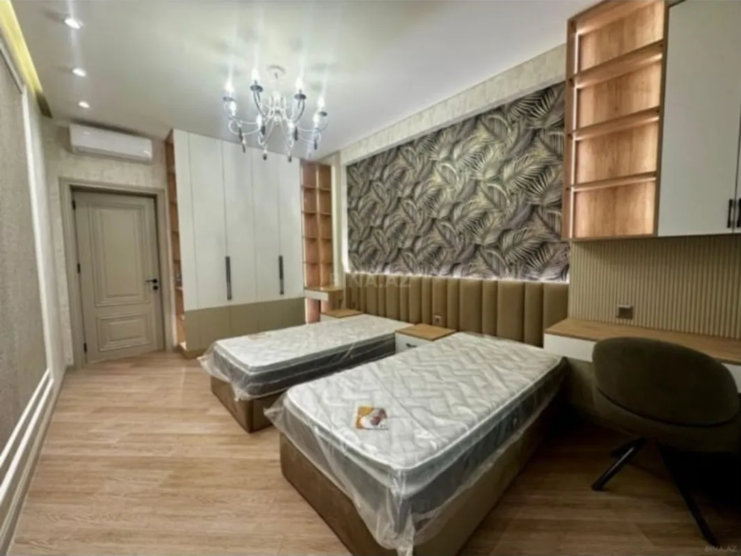 Satılır 3 otaqlı mənzil 155 m²