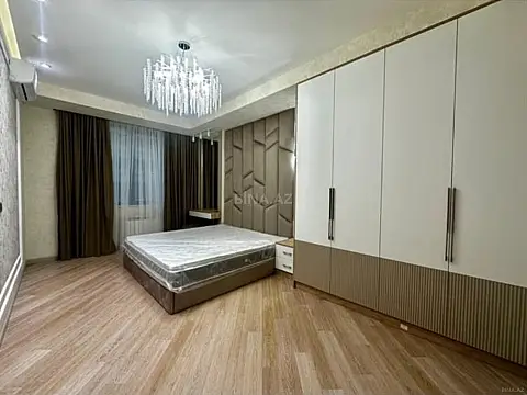 Satılır 3 otaqlı mənzil 155 m²
