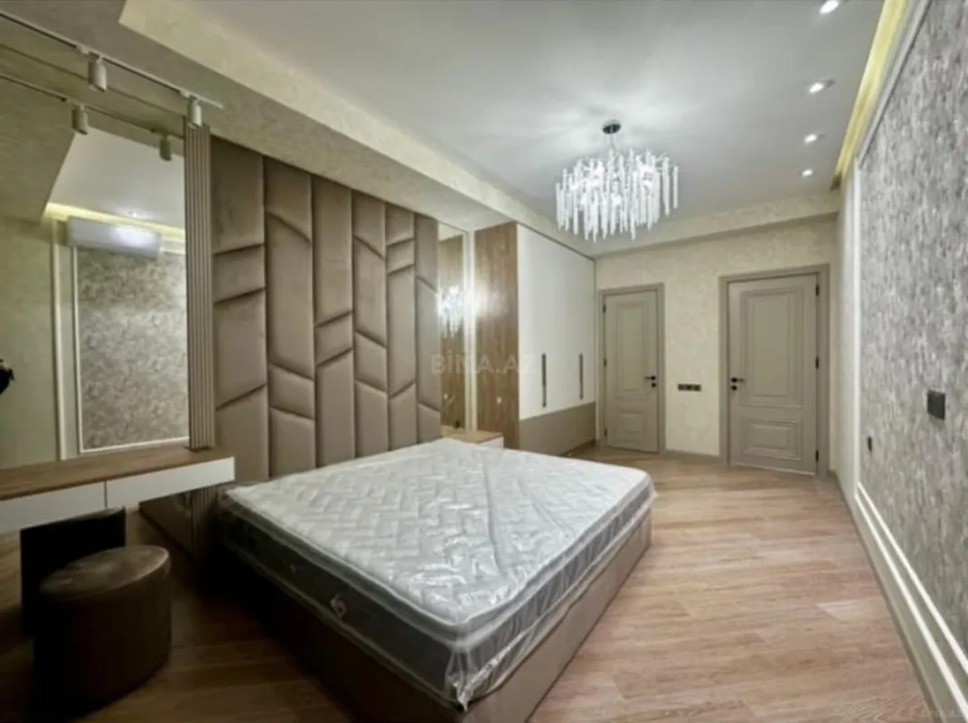 Satılır 3 otaqlı mənzil 155 m²