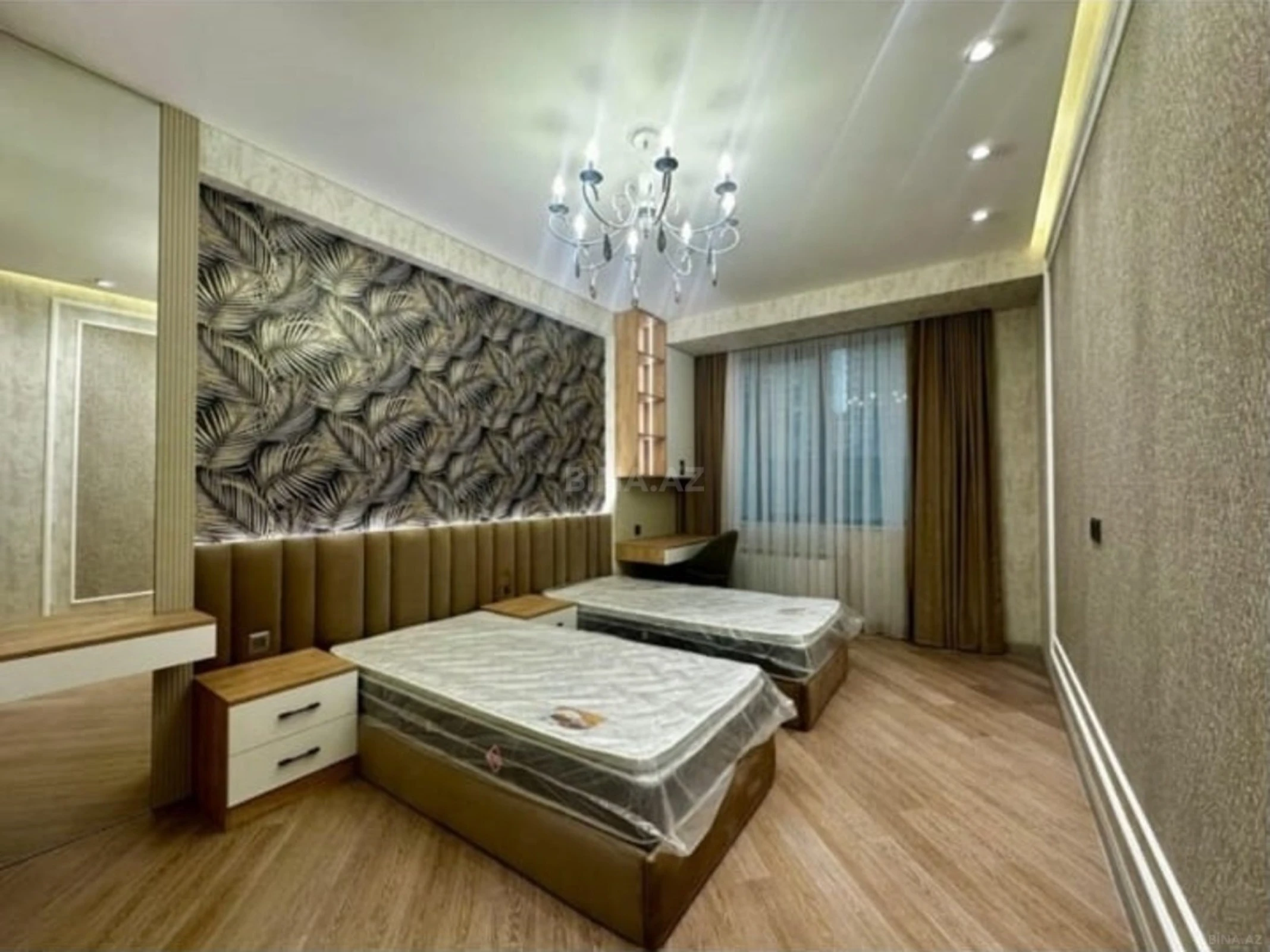 Satılır 3 otaqlı mənzil 155 m²