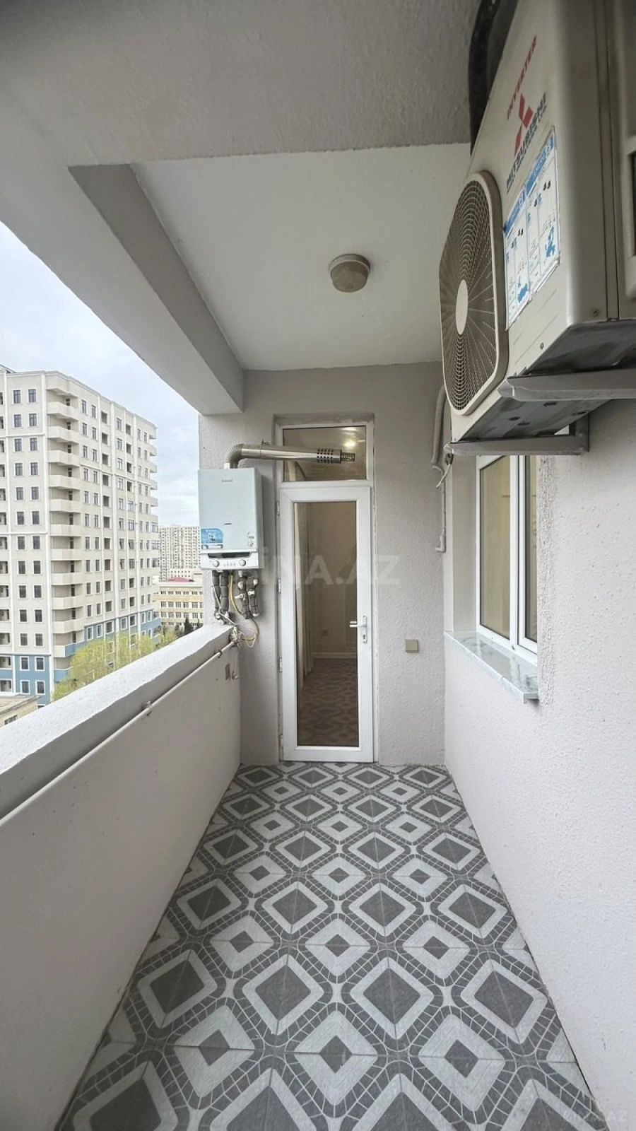 Satılır 3 otaqlı mənzil 100 m²