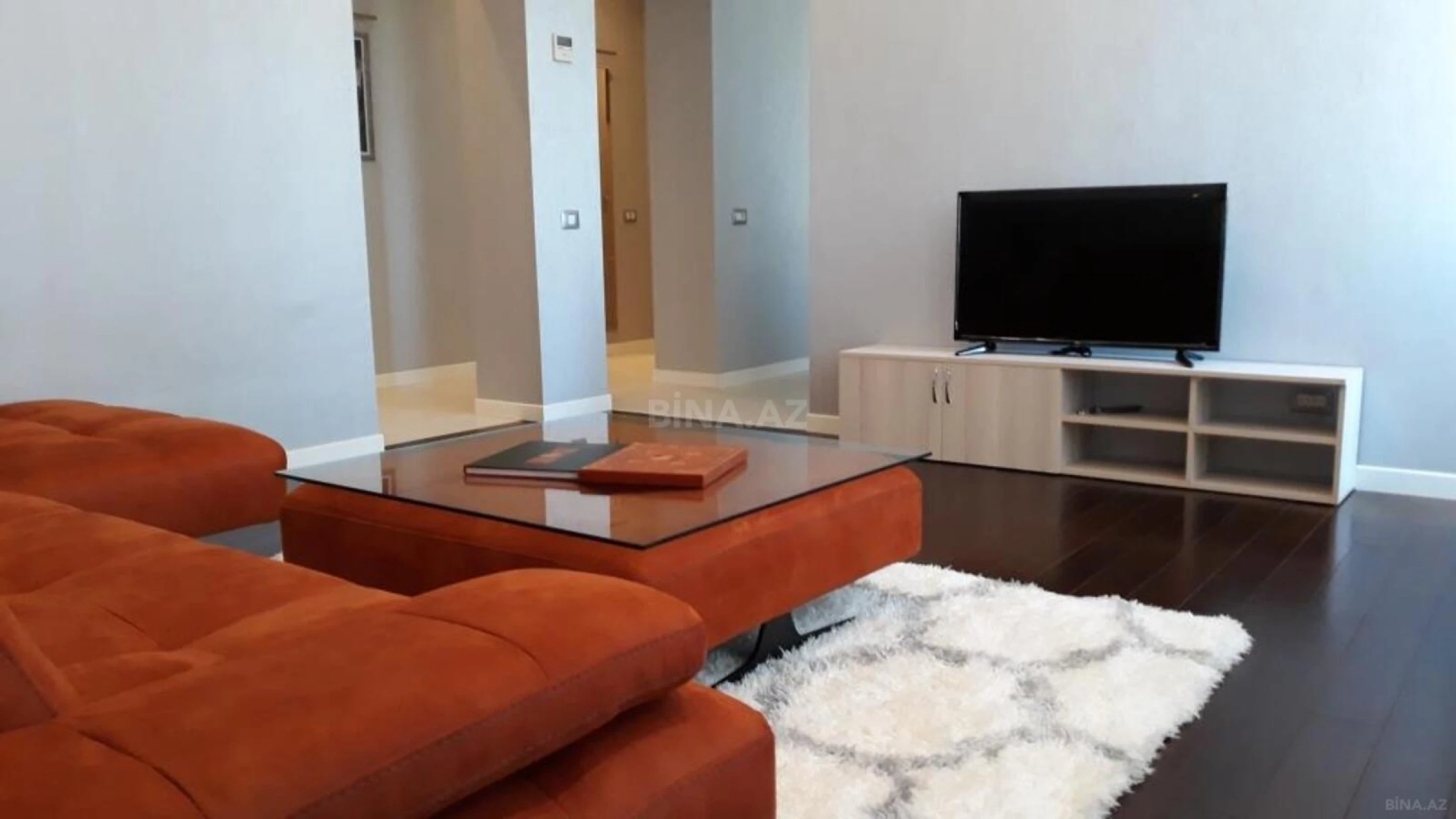 Kirayə verilir 2 otaqlı mənzil 73 m²