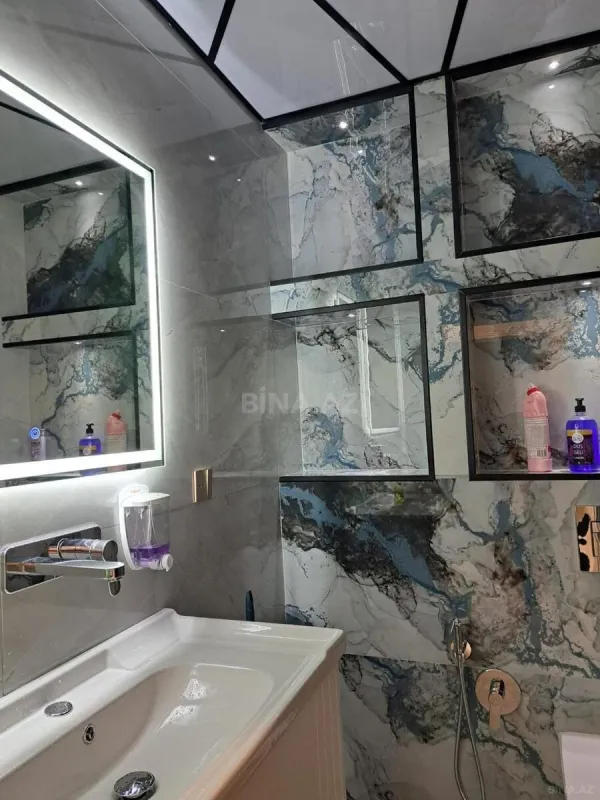 Kirayə verilir 3 otaqlı mənzil 130 m²