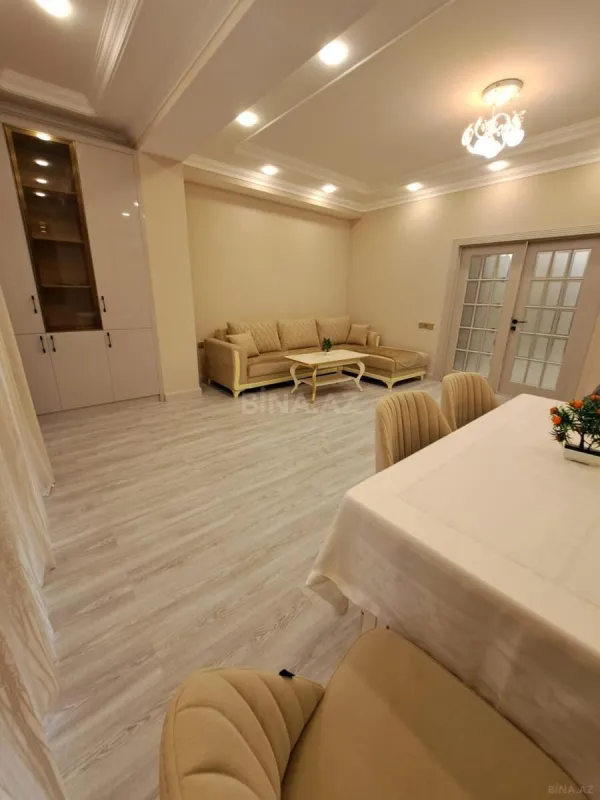 Kirayə verilir 3 otaqlı mənzil 130 m²