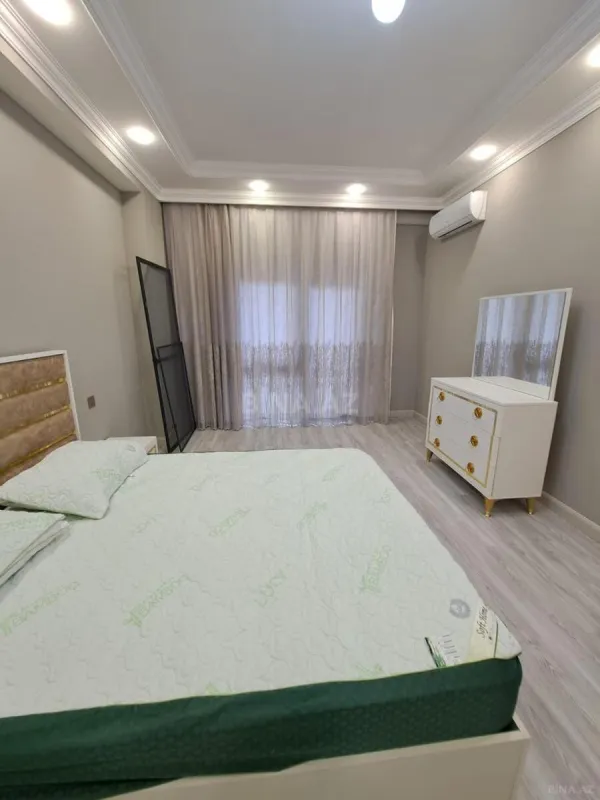 Kirayə verilir 3 otaqlı mənzil 130 m²