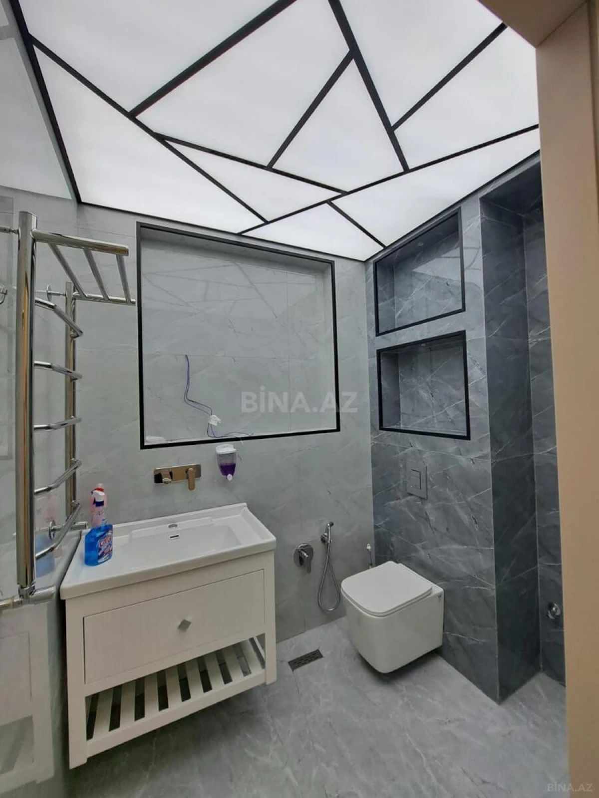 Kirayə verilir 3 otaqlı mənzil 130 m²