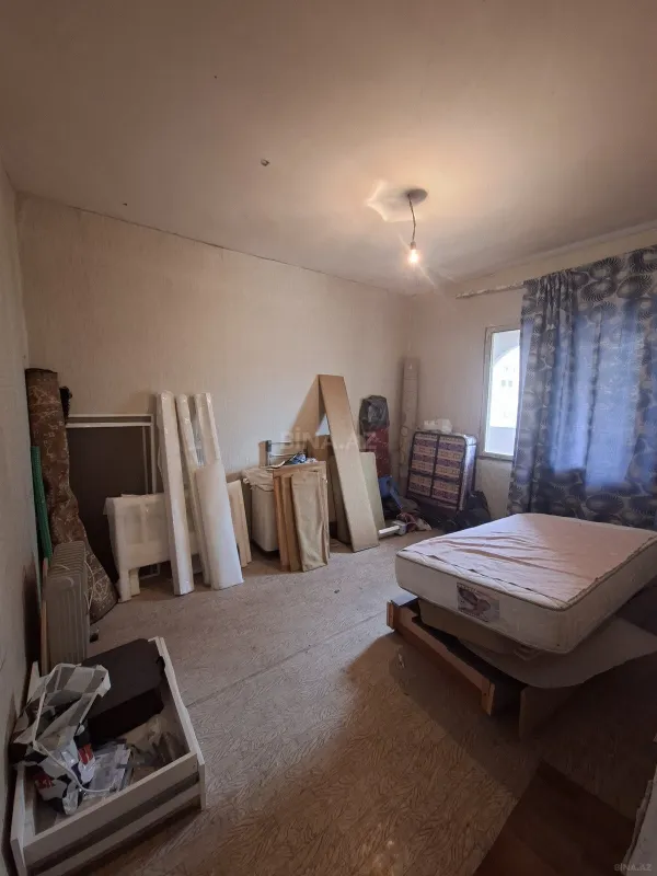 Satılır 4 otaqlı mənzil 110 m²