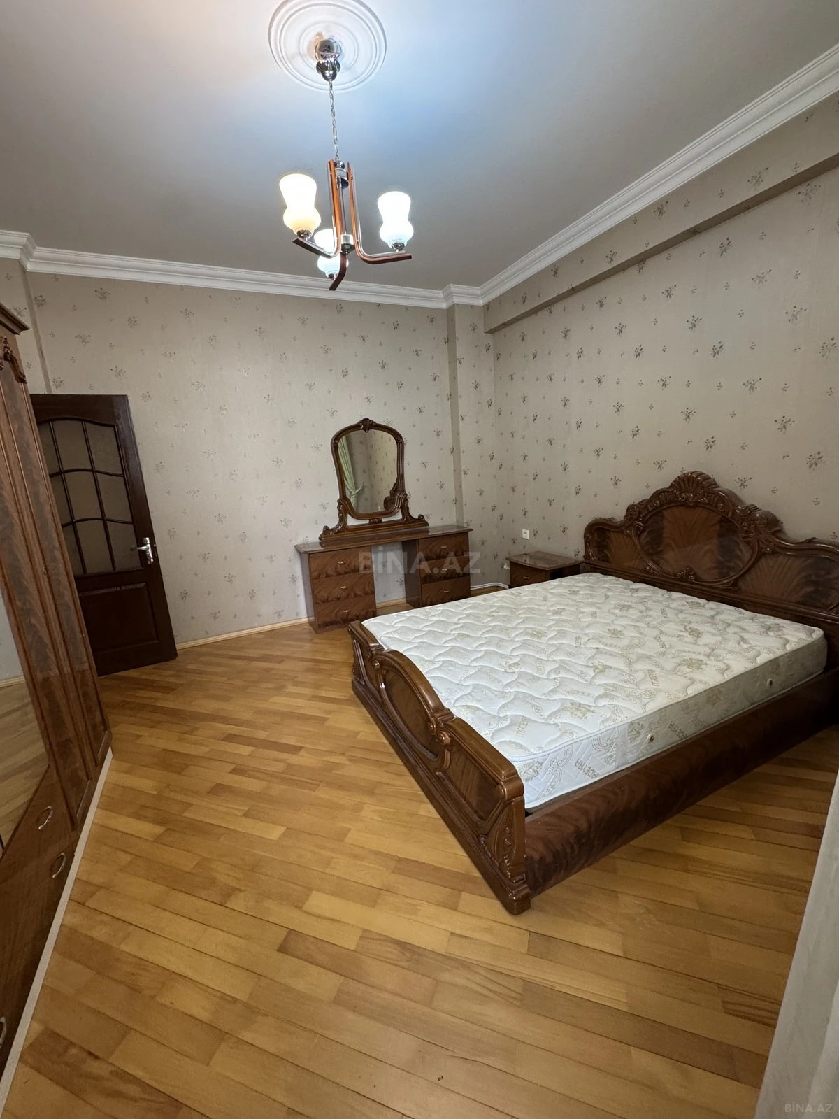 Kirayə verilir 3 otaqlı mənzil 120 m²