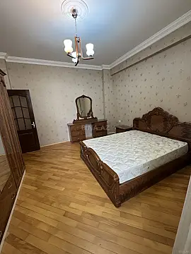 Kirayə verilir 3 otaqlı mənzil 120 m²