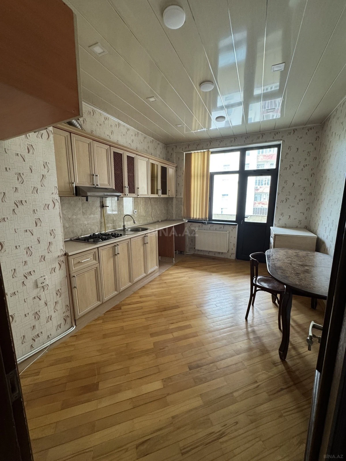 Kirayə verilir 3 otaqlı mənzil 120 m²