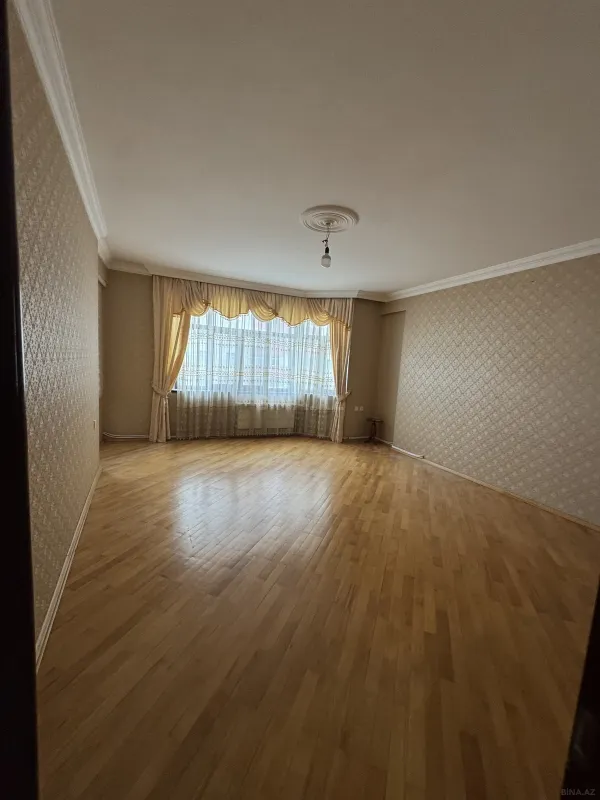 Kirayə verilir 3 otaqlı mənzil 120 m²