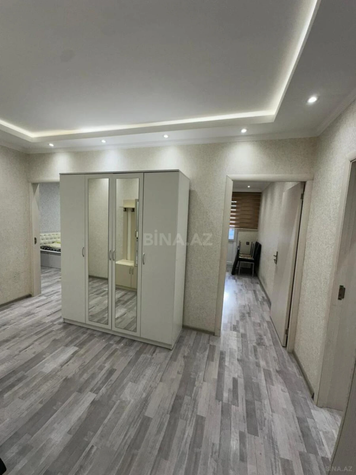 Kirayə verilir 2 otaqlı mənzil 80 m²