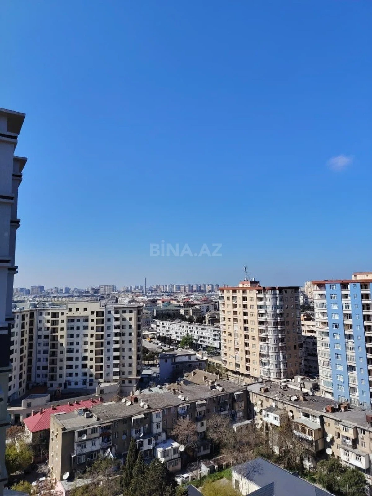 Satılır 4 otaqlı mənzil 131 m²