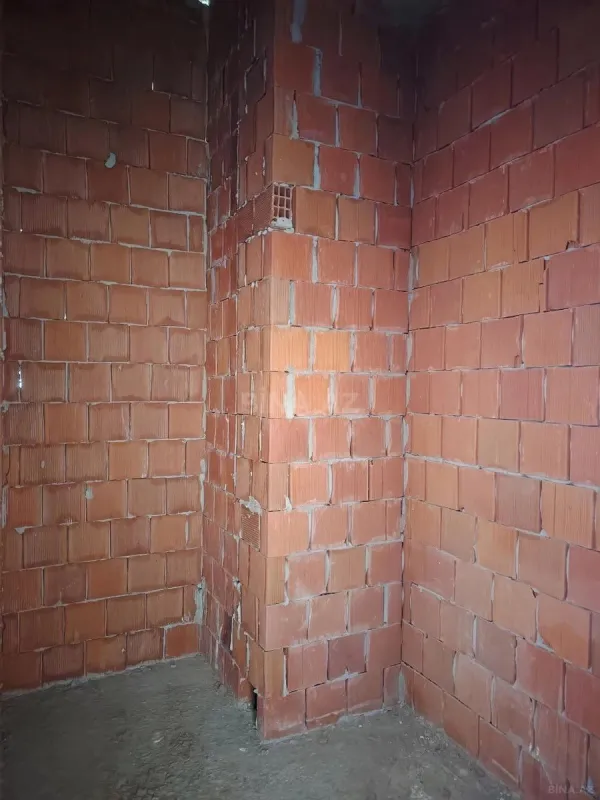 Satılır 4 otaqlı mənzil 131 m²