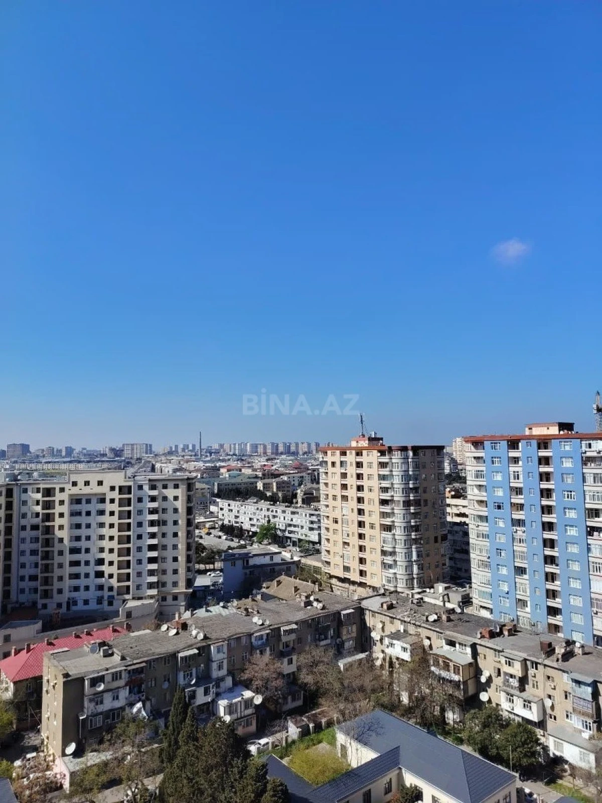 Satılır 4 otaqlı mənzil 131 m²