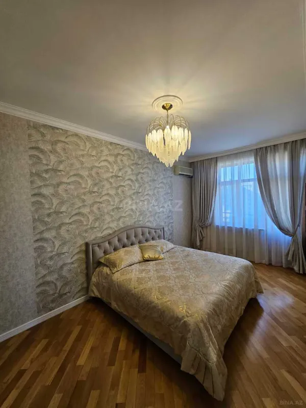 Satılır 3 otaqlı mənzil 125 m²