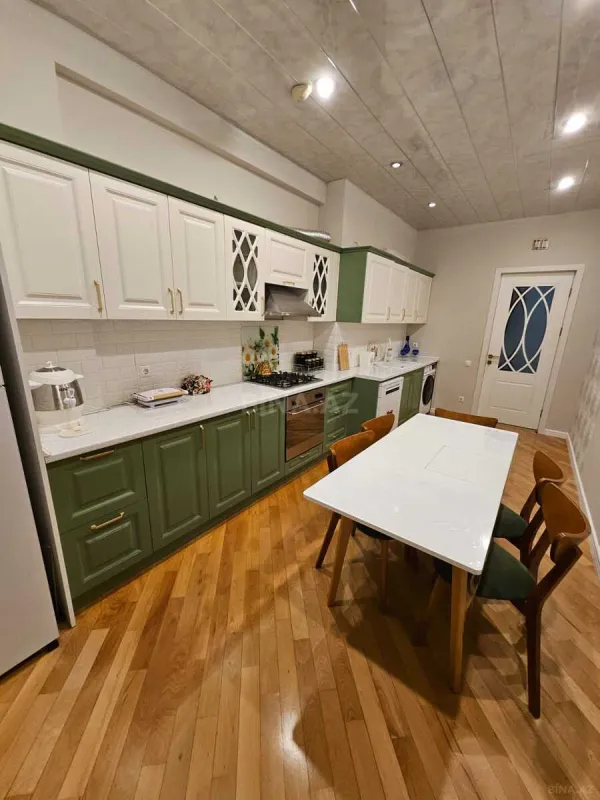 Satılır 3 otaqlı mənzil 125 m²