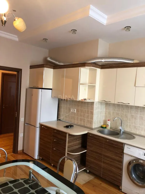 Satılır 2 otaqlı mənzil 100 m²