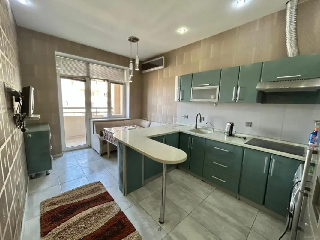 Kirayə verilir 3 otaqlı mənzil 100 m²