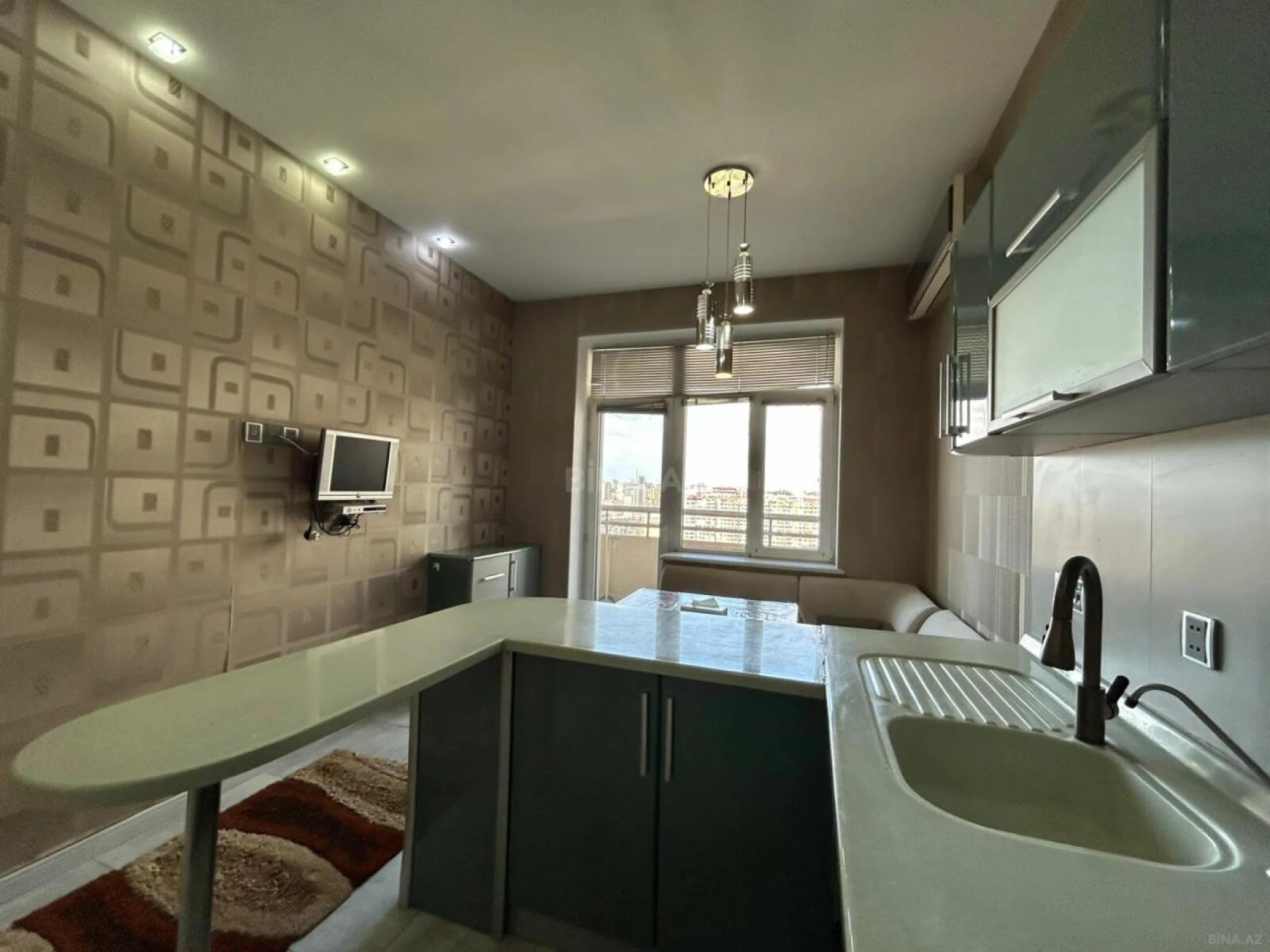 Kirayə verilir 3 otaqlı mənzil 100 m²