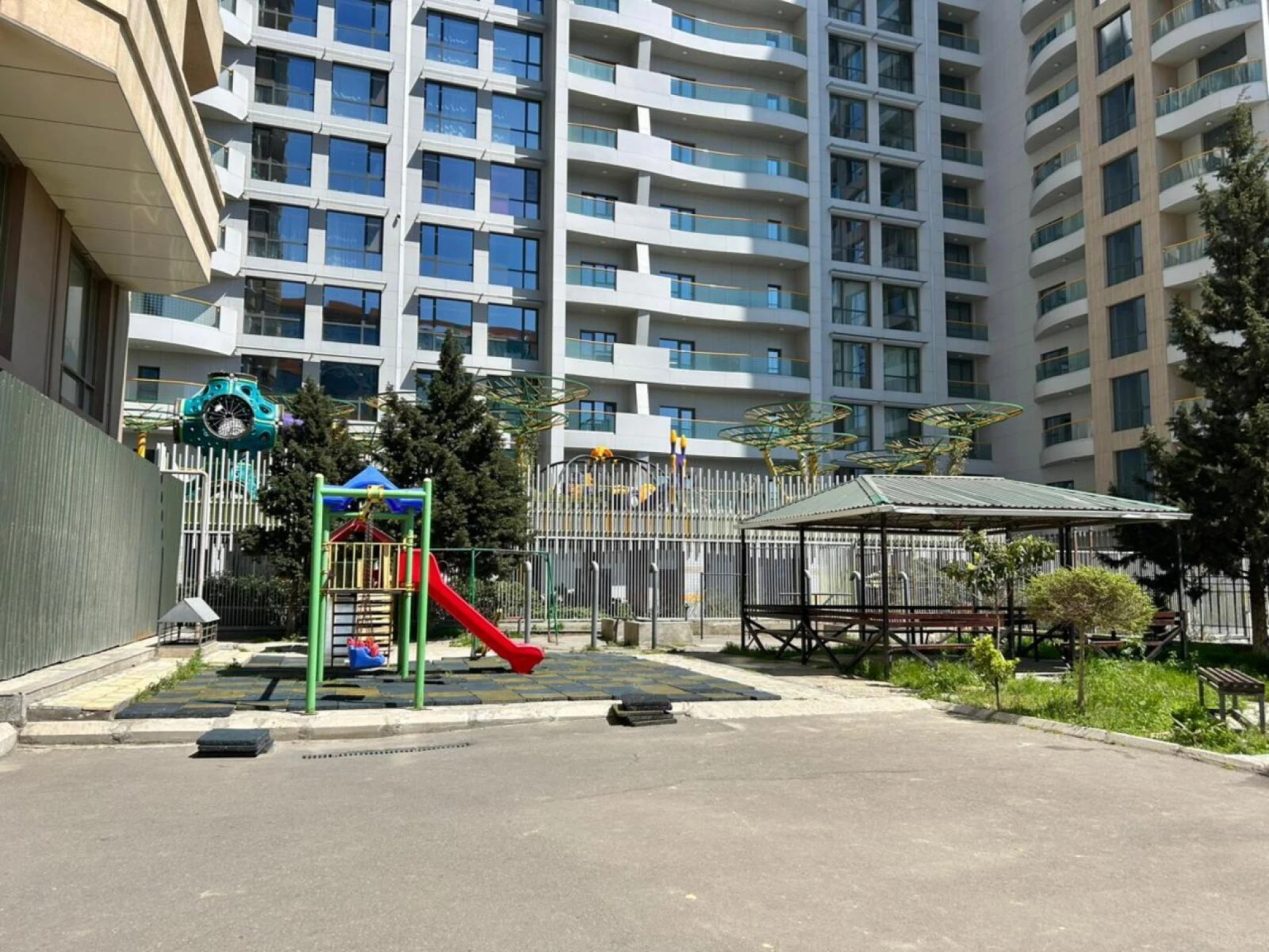 Kirayə verilir 3 otaqlı mənzil 100 m²